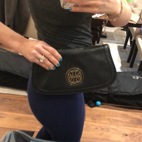 Gorgeous Tory Burch Evening Bag - Picture 3 of 8